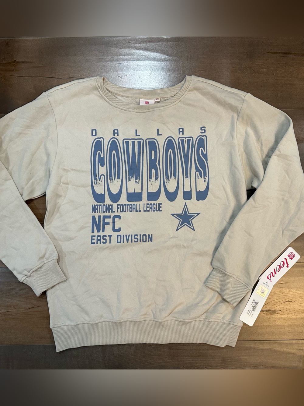 NFL Cream Crewneck Sweatshirt with Navy Cowboys Graphic